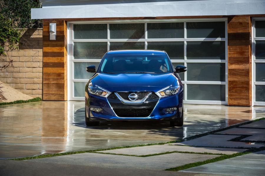  Nissan Maxima 2015 года  (фото 3 из 60)